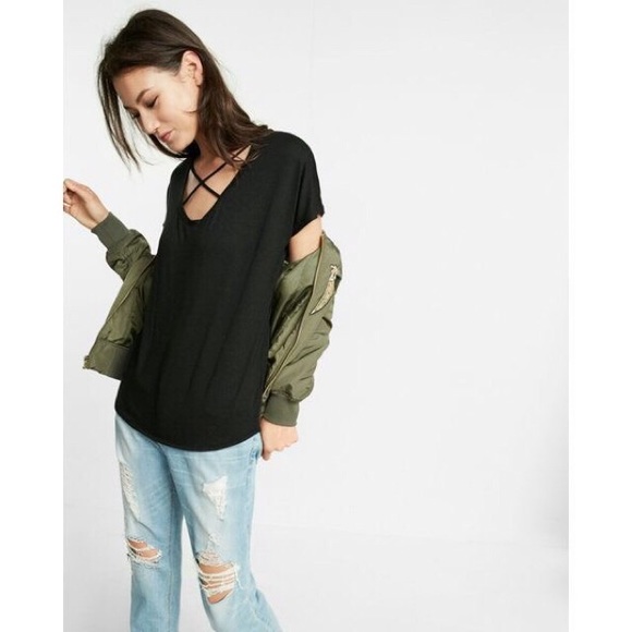 [Express] One Eleven Cross Front London Tee - Picture 5 of 5